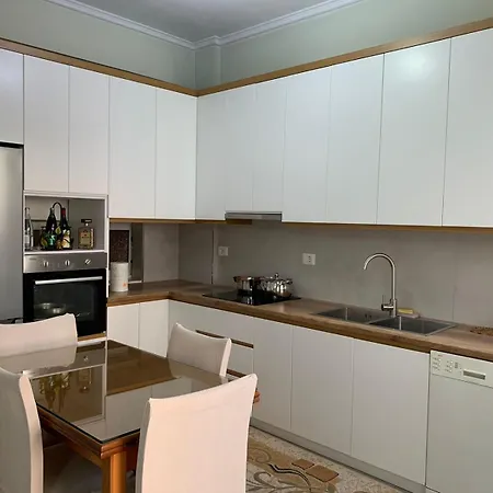 Dadaj Apartment