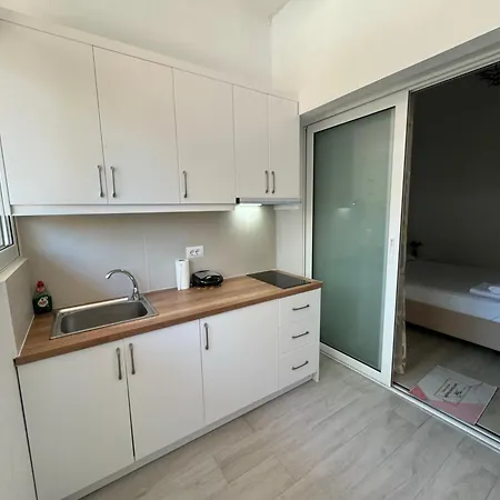 Dadaj Apartment